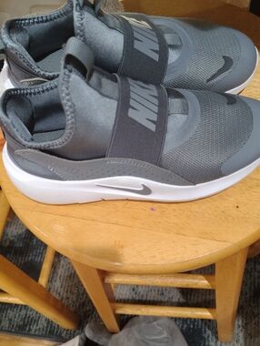 Nike Kids Gray Slip-On Athletic Sneakers with White Sole